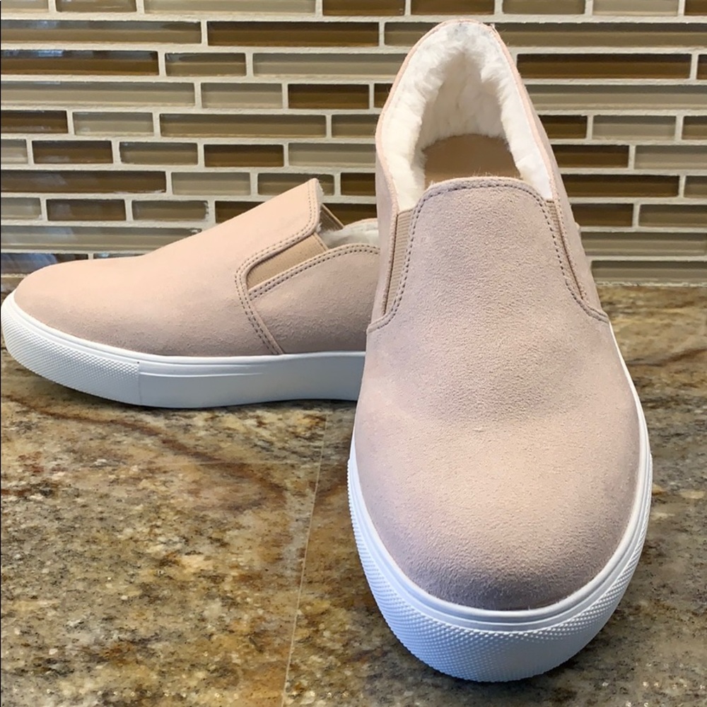 Loft faux fur lined sneaker size 8 new in box